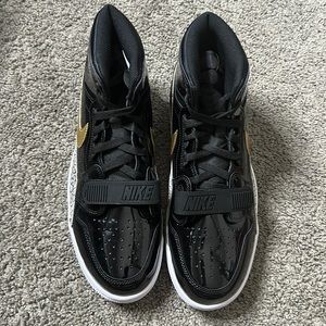 **BRAND NEW** Air Jordan Legacy 312 Black Gold Patent